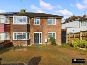 Lullington Garth, Borehamwood, WD6