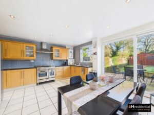 Stanborough Avenue, Borehamwood, WD6