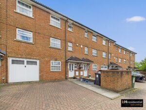Kensington Way, Borehamwood, WD6